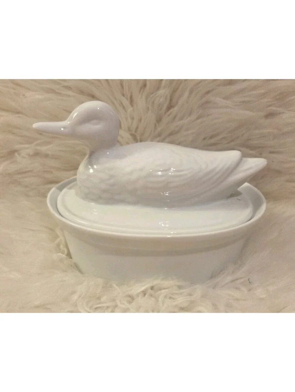 Bistro Blanc White Ceramic Duck Casserole Microwave And Dishwasher Safe